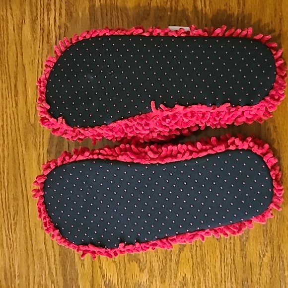 Lazy One Slippers XL (7 - 9) - Picture 7 of 7